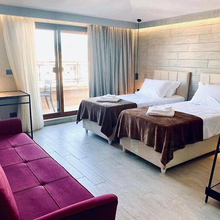 Deluxe Rooms In Blloku Area ティラナ エクステリア 写真