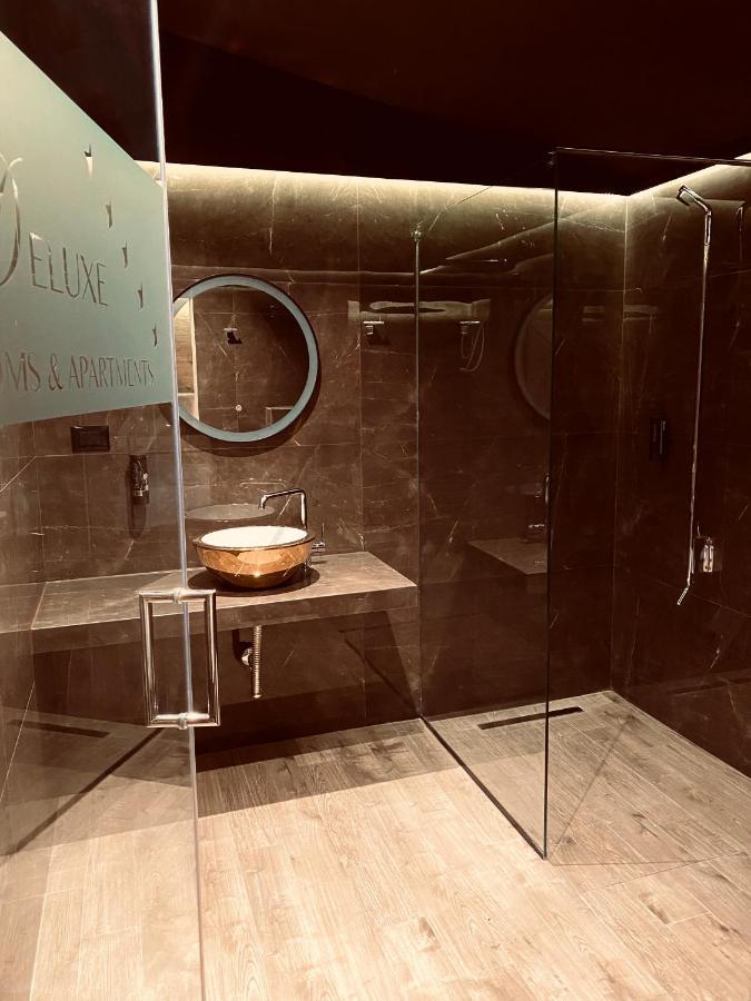 Deluxe Rooms In Blloku Area ティラナ エクステリア 写真