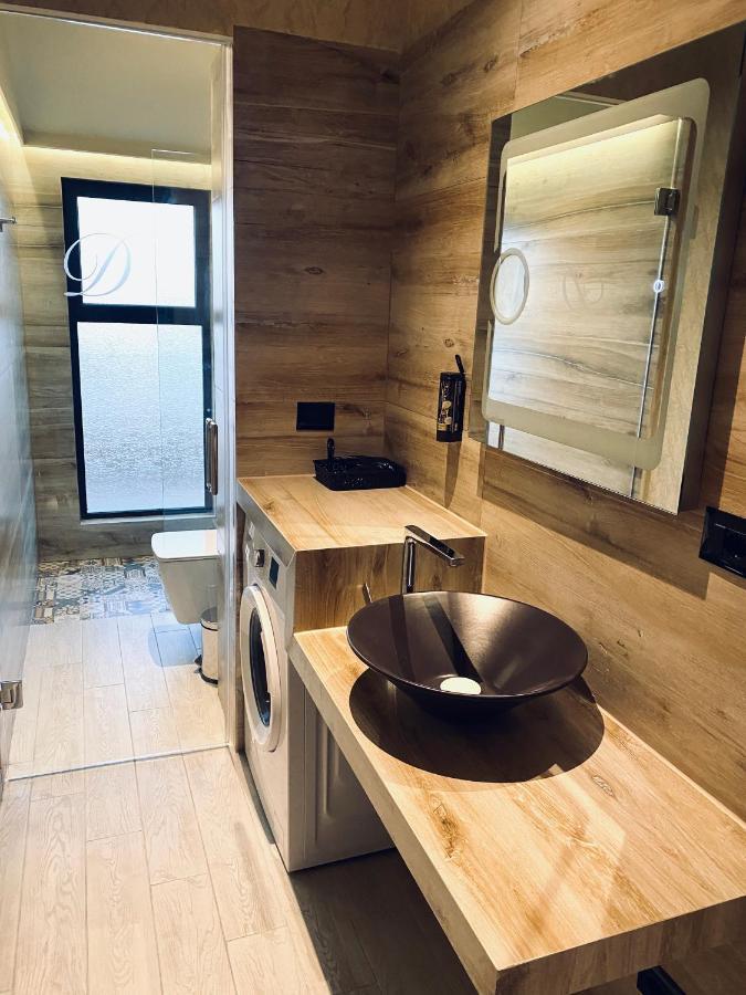 Deluxe Rooms In Blloku Area ティラナ エクステリア 写真