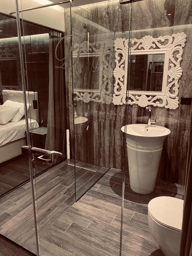 Deluxe Rooms In Blloku Area ティラナ エクステリア 写真